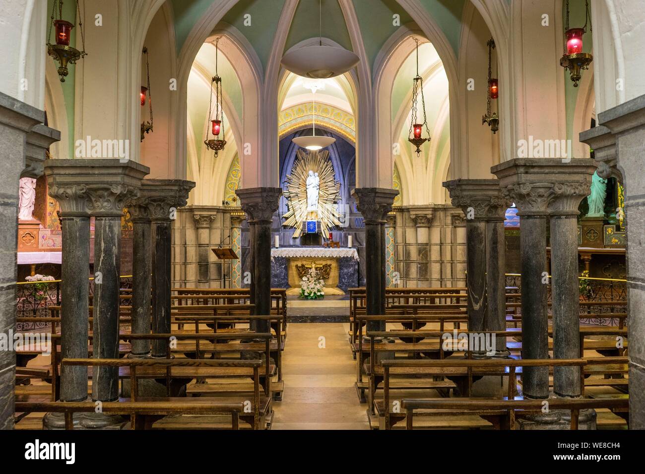 Francia, Hautes Pirenei, Lourdes, Santuario di Nostra Signora di Lourdes, la cripta Foto Stock