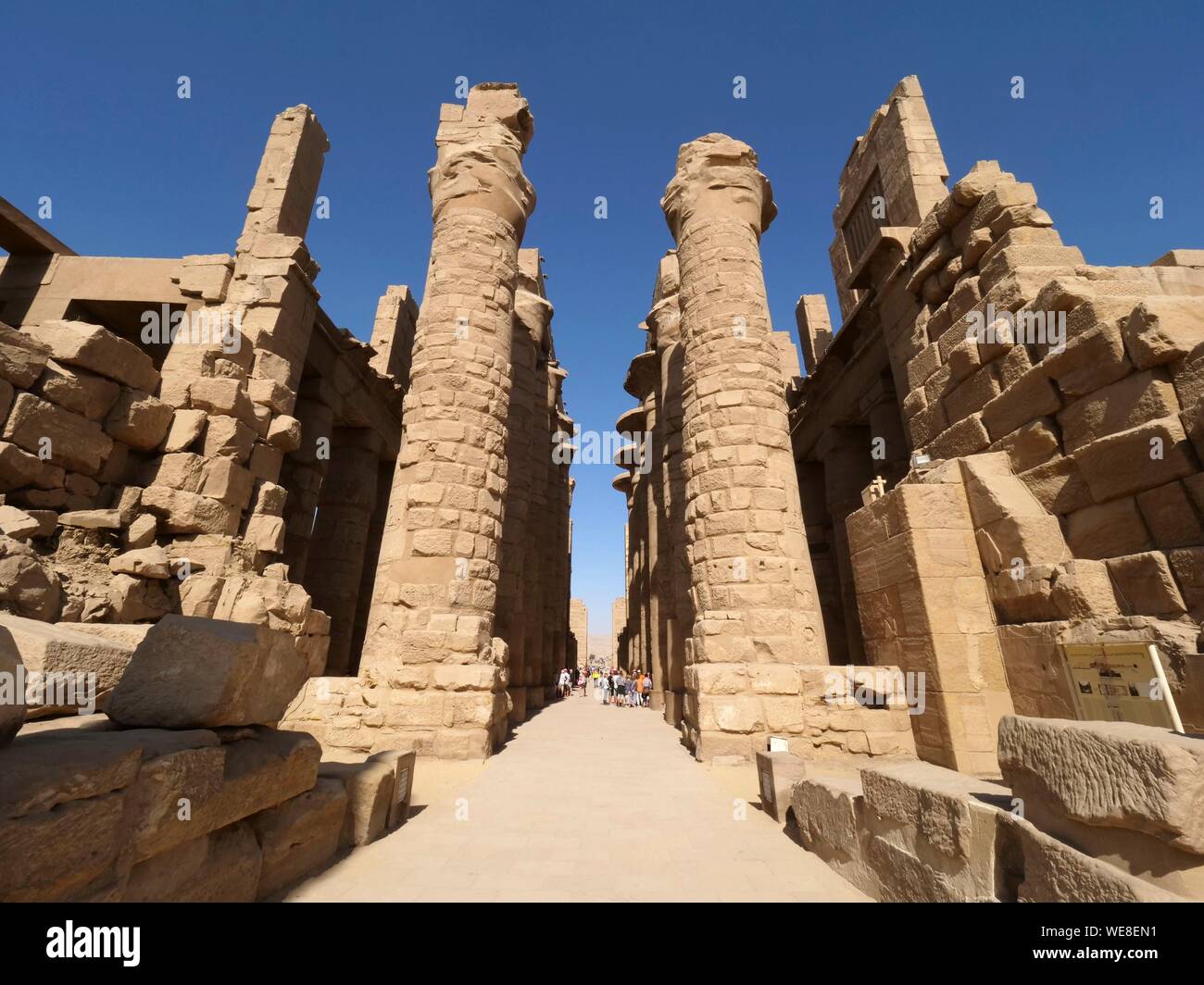 Egitto Alto Egitto, Valle del Nilo, Luxor, Karnak, il Sito Patrimonio Mondiale dell'UNESCO, il tempio dedicato al dio Amon, il grande hypostyle hall Foto Stock