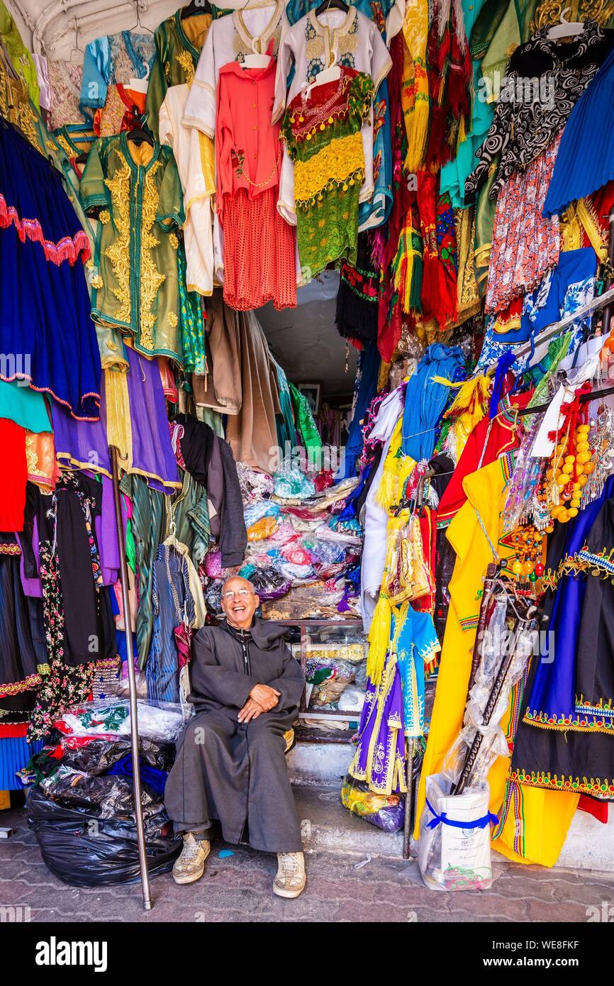 Il Marocco, Casablanca, distretto Habous, negozio di abbigliamento Foto Stock