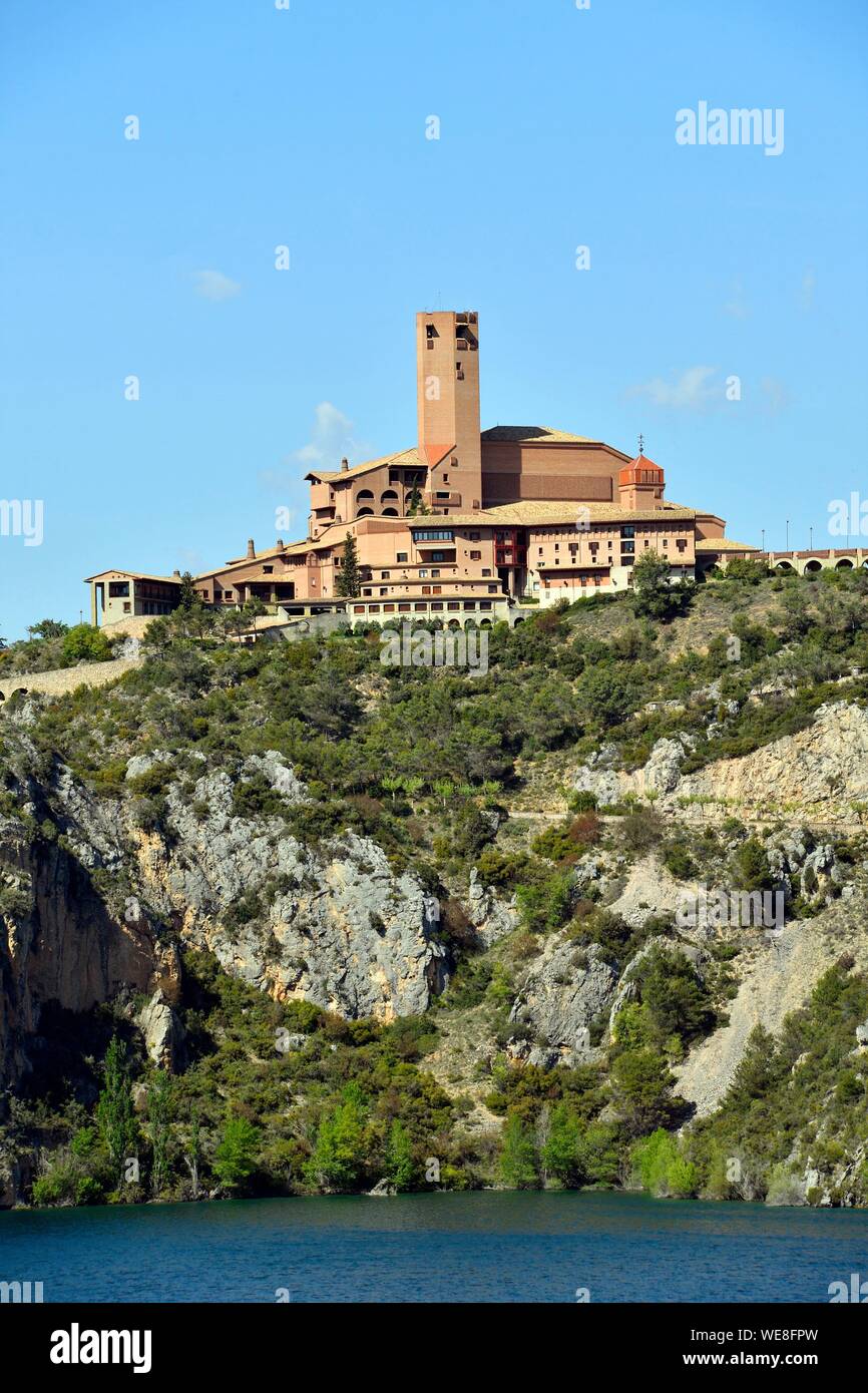 Spagna, regione di Aragona, provincia di Huesca, Santuario di Torreciudad e acque turchesi della riserva di El Grado Foto Stock