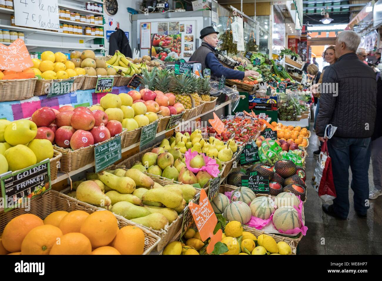 Francia, Alpes-Maritimes, Menton, il sale comunali del 1898 restaurato nel 2015, il mercato coperto Foto Stock