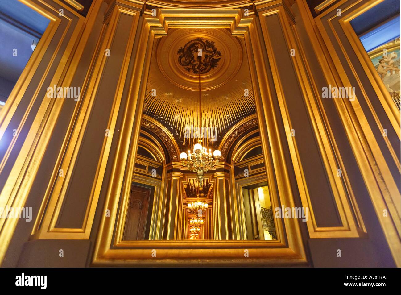 Francia, Parigi, Opera Garnier (1878) sotto l'architetto Charles Garnier in stile eclettico, l'Avant Foyer anche chiamato Foyer des Mosaiques tra la Grand Hall e lo scalone Foto Stock