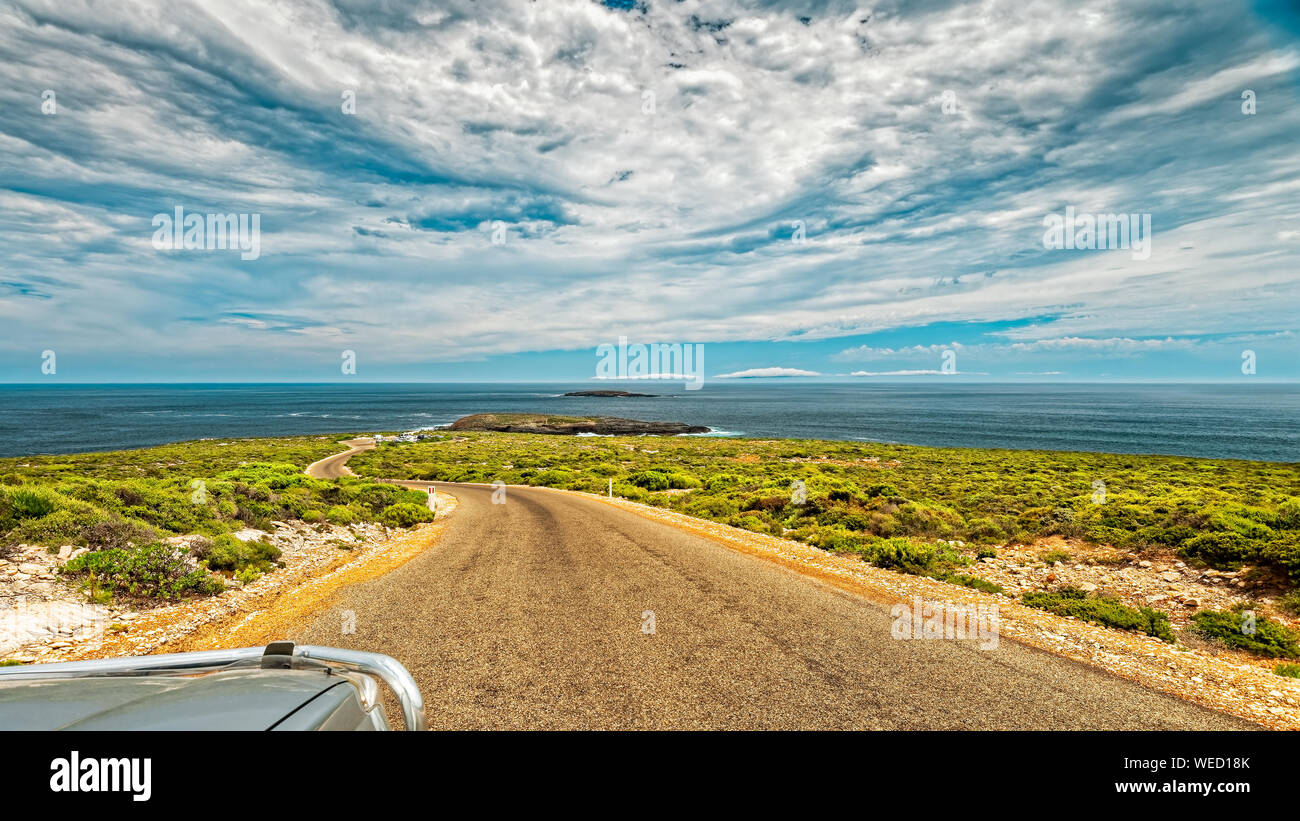 Cape du Couedic Road visto verso Admirals Arch lookout, Flinders Chase, Kangaroo Island, Sud Australia Foto Stock