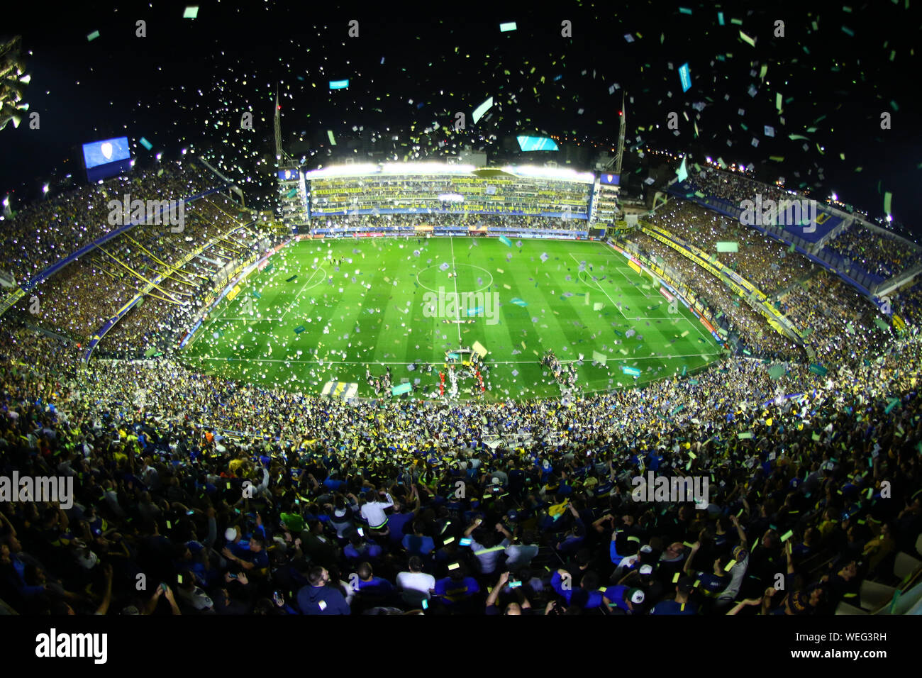 BUENOS AIRES, 24.08.2019: vista La Bombonera Stadium durante il match tra Boca Jrs e Liga Deportiva Universitaria de Quito (ECU) per match di Foto Stock