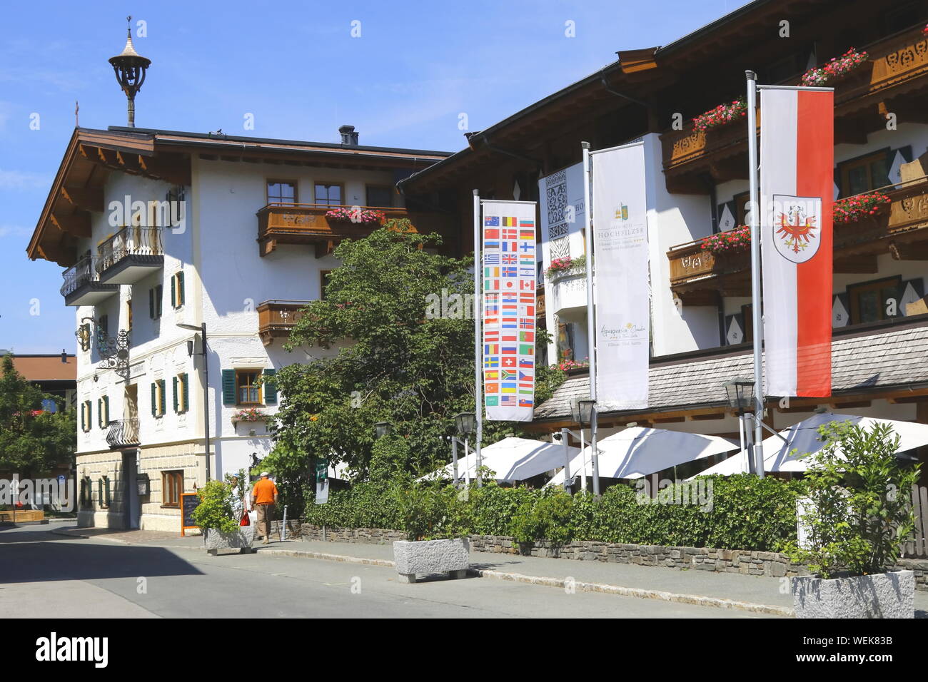 Typisches Haus im alpenländischen Baustil Foto Stock