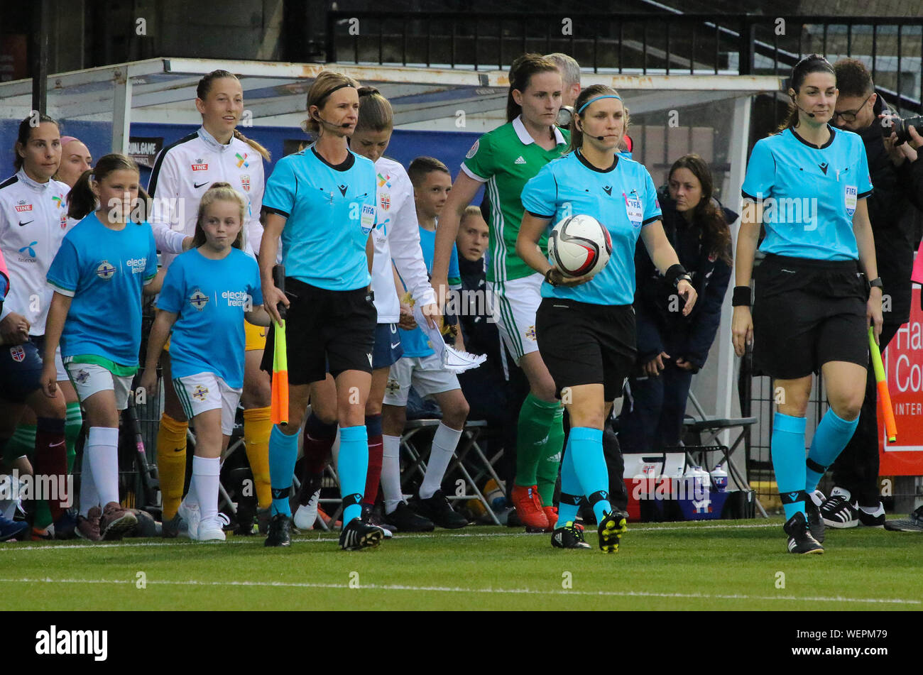 Seaview Stadium, Belfast, Irlanda del Nord, Regno Unito.Il 30 agosto 2019. Femminile UEFA EURO 2021 il qualificatore:l'Irlanda del Nord (verdi) v Norvegia. Azione da stasera il gioco.Credit:David Hunter/Alamy Live News. Foto Stock