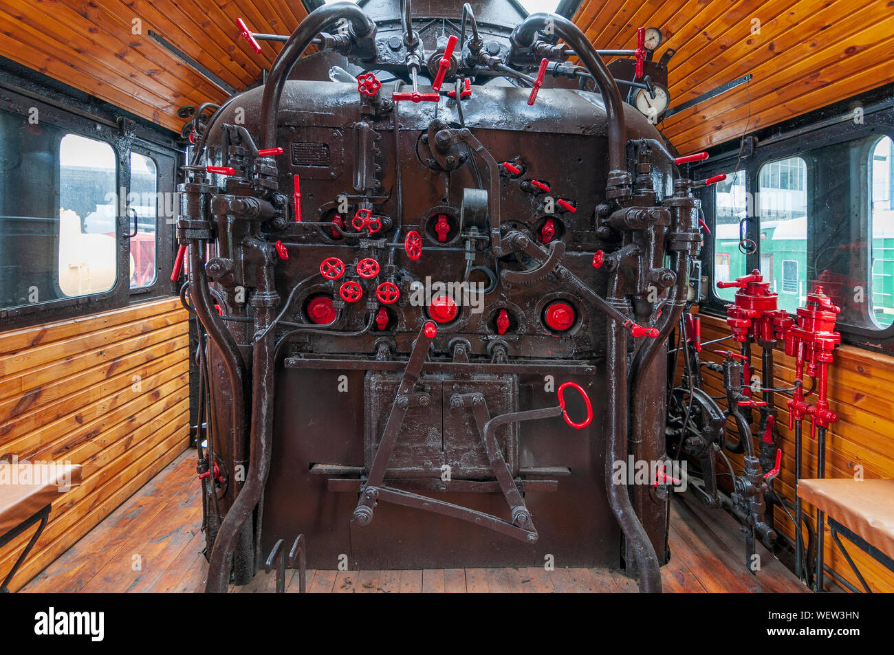 Dettagli della locomotiva a vapore. All'interno di una cabina. Foto Stock