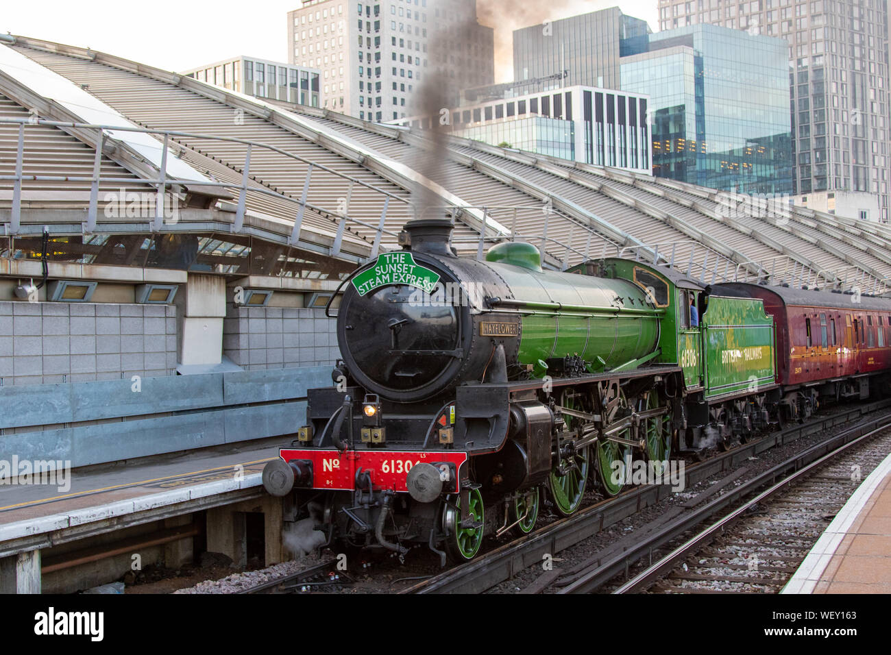 LNER Classe B1, 61306 Mayflower, presso la stazione di Waterloo Foto Stock