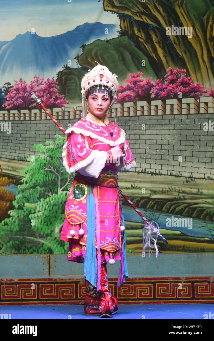 Una principessa della tribù del Nord nell'opera tradizionale cinese, Hong Kong Foto Stock