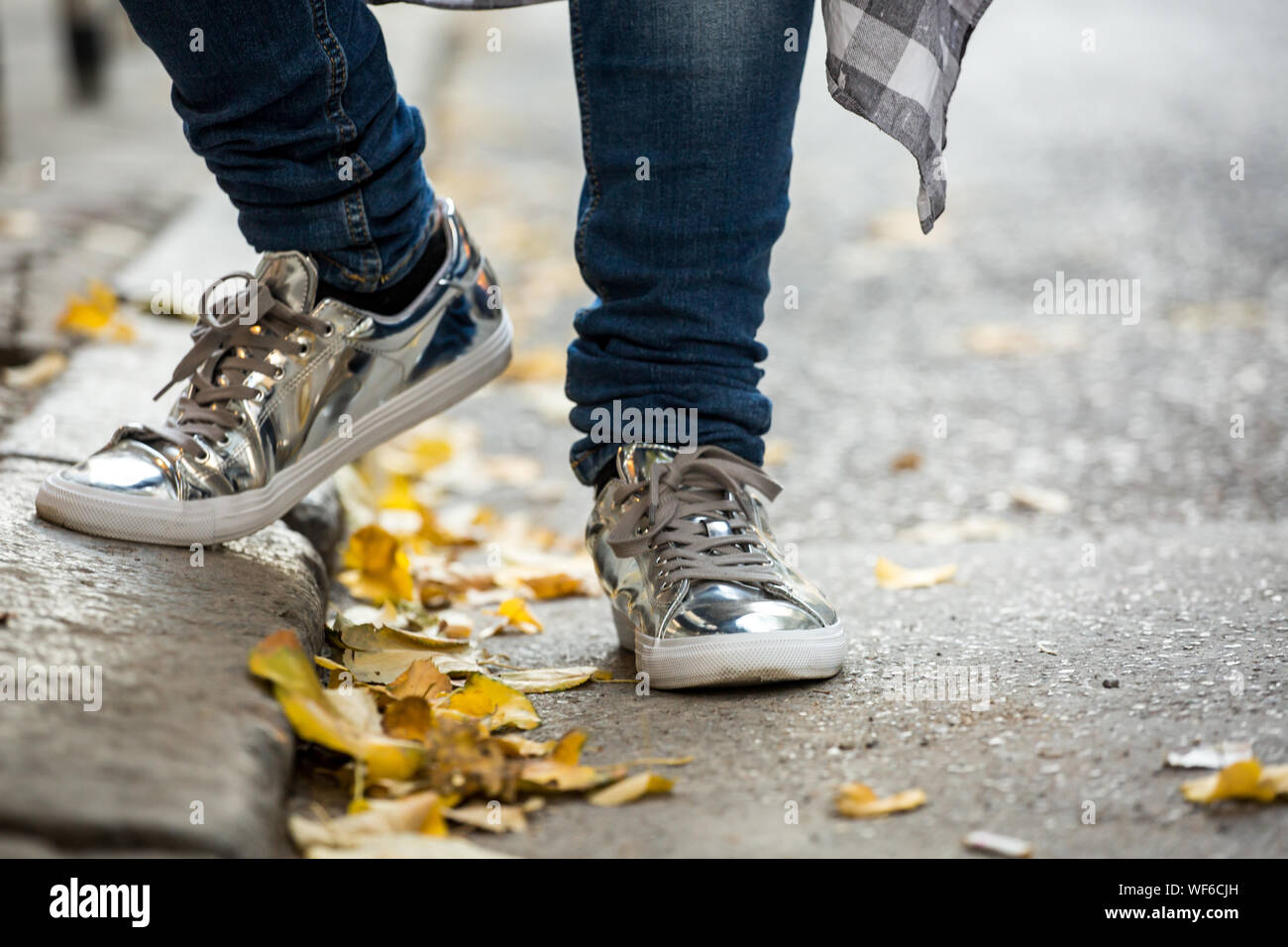 Scarpe D'argento Immagini e Fotos Stock - Alamy