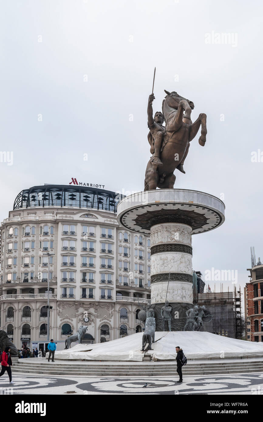 Skopje, Macedonia nord - Dicembre 2018: Monumento di Alessandro il Grande a piazza macedone. Foto Stock