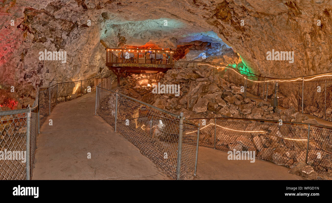 La Grotta ristorante del Grand Canyon Caverns, Peach Springs, Mile Marker 115, Arizona, Stati Uniti Foto Stock