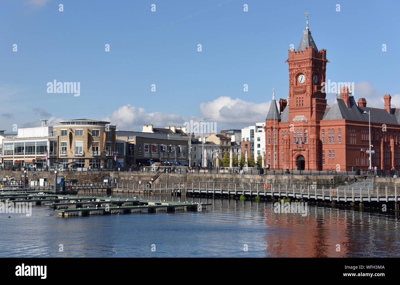 Pierhead Exhibition e il centro commerciale, Cardiff area portuale, Cardiff Wales, Regno Unito Foto Stock