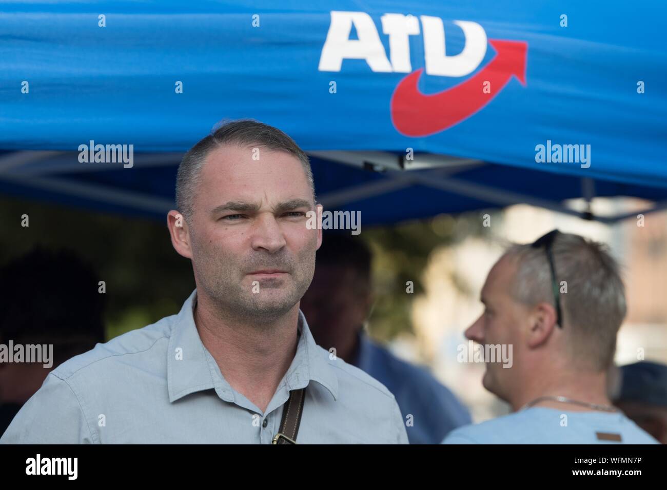 In Sassonia, Germania. 31 Agosto, 2019. Sebastian Wippel, membro dell'AfD membro del Parlamento, è in procinto di avviare un file AfD Sassonia campagna elettorale in Marienplatz. Credito: dpa picture alliance/Alamy Live News Foto Stock