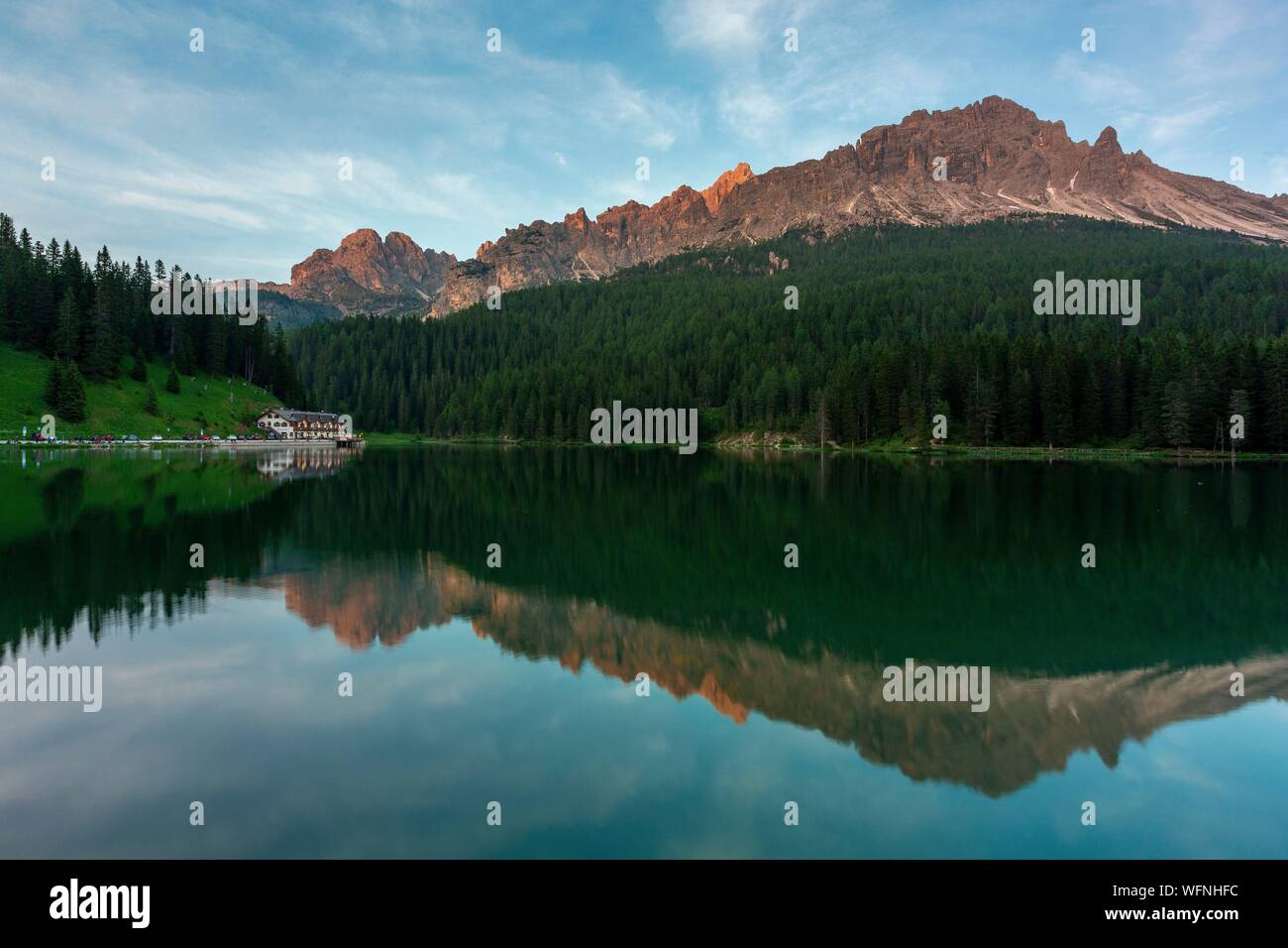 L'Italia, Trentino Alto Adige, il massiccio delle Dolomiti, Patrimonio Mondiale dell Unesco, Tre Cime di Lavaredo ed il Lago di Misurina Foto Stock