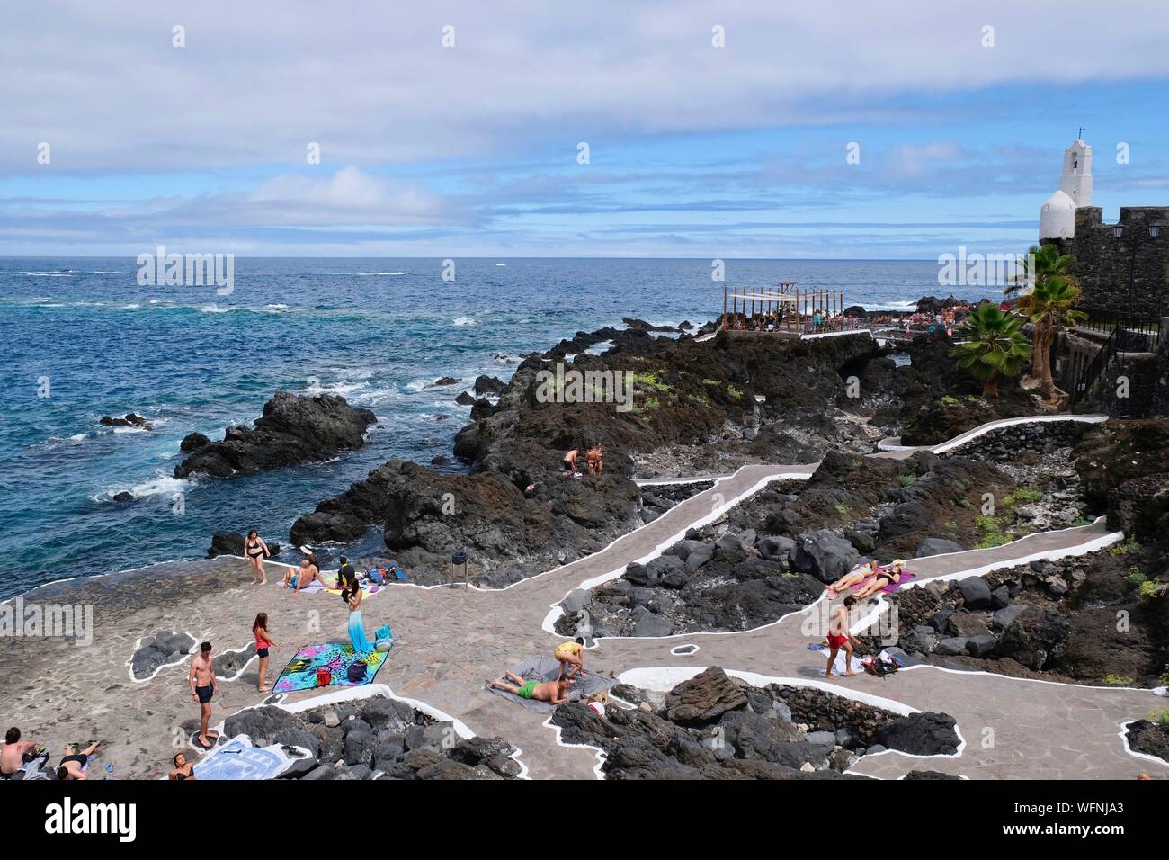 Spagna Isole Canarie Tenerife Island, a Garachico, Caleton, piscine e piscine naturali formate a seguito dell eruzione del vulcano Trevejo nel 1706 Foto Stock