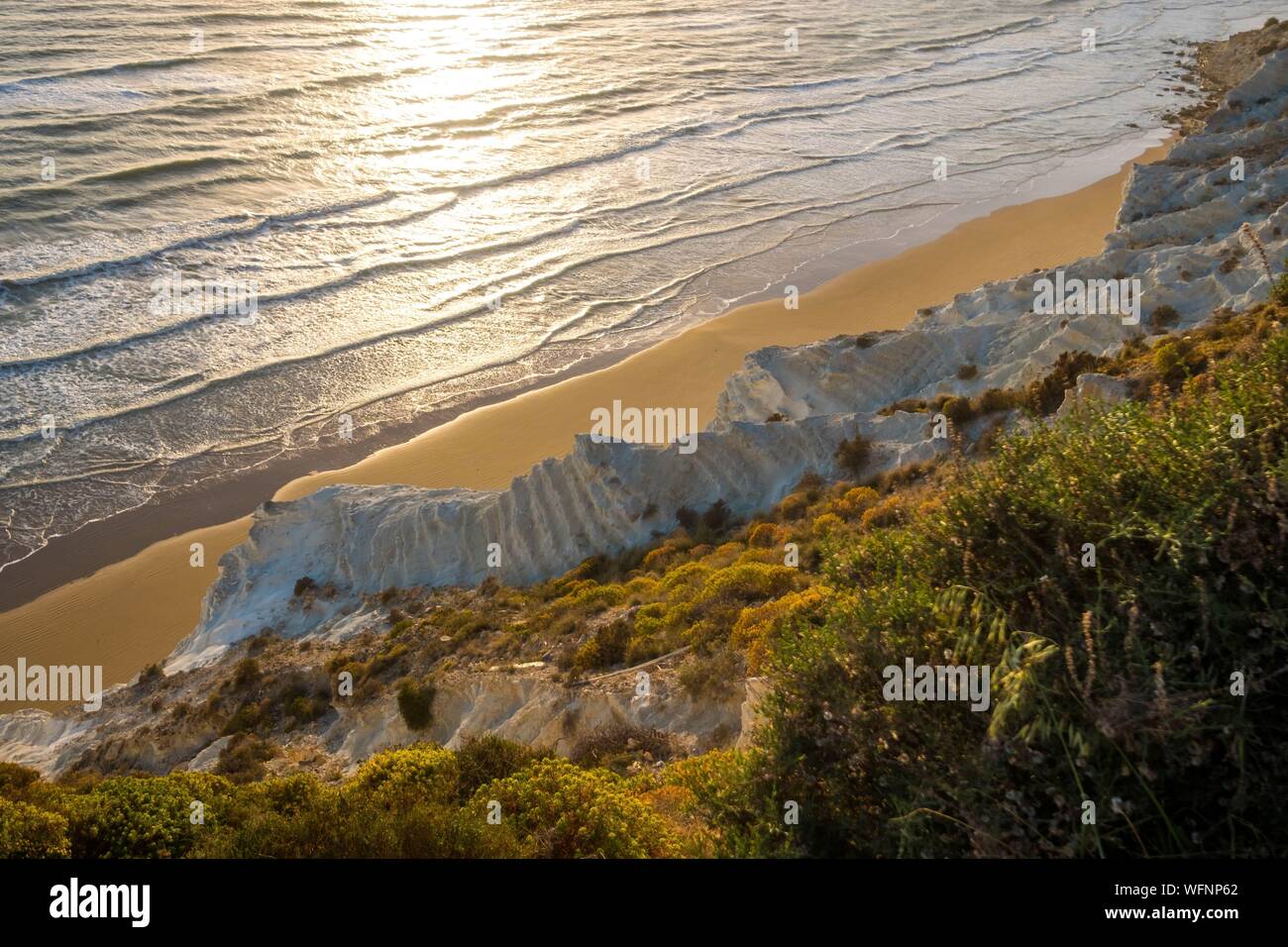 L'Italia, sicilia, Realmonte, La Scala dei Turchi, turchi o scalinata, scogliere di calcare bianco che si affaccia sul mare Foto Stock