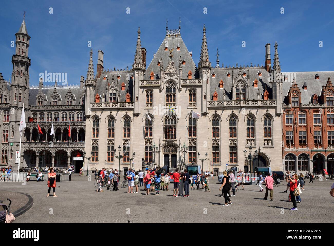 Belgio Fiandre Occidentali, Bruges, centro storico elencati come patrimonio mondiale dell UNESCO, Grand Place Provinciaal Hof o palazzo provinciale Foto Stock