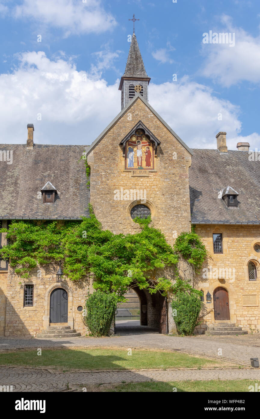 Ingresso alla Abbazia di Orval monastero complesso nel Sud del Belgio, nei pressi della frontiera francese Foto Stock