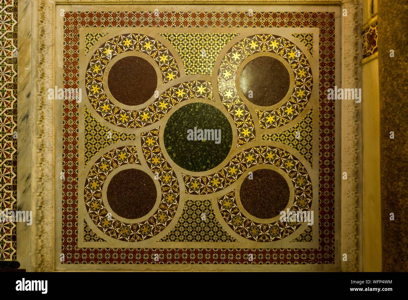 L'Italia, in Sicilia, a Palermo, il palazzo dei re normanni, dal XII secolo e la prima fortezza punica, Roman Fort, castello di arabo emiri, e infine la sede della direzione regionale siciliana di assemblaggio, cappella palatina, antica mosaïcs e scene bizantina Foto Stock