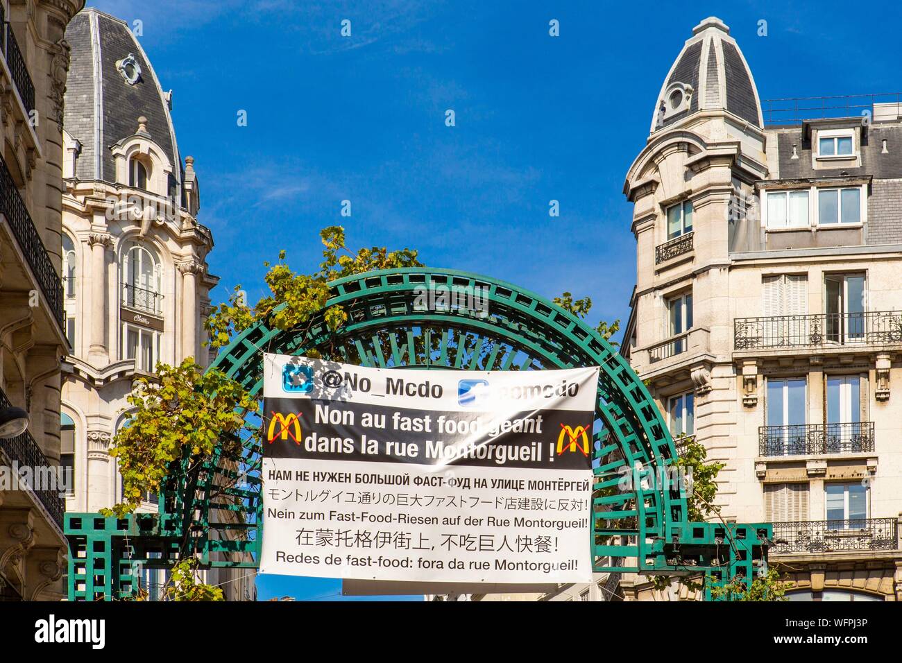 Francia, Parigi, Rue Montorgueil, no al fast food Mc Donald Foto Stock