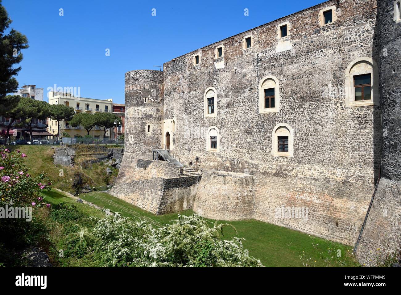 L'Italia, Sicilia, Catania, città barocca elencati come Patrimonio Mondiale dell'UNESCO, Castello Ursino (Castello Ursino) è un tredicesimo secolo edificio militare Foto Stock