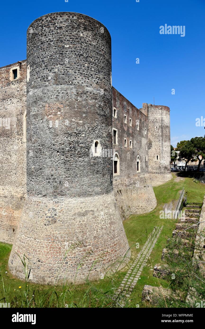 L'Italia, Sicilia, Catania, città barocca elencati come Patrimonio Mondiale dell'UNESCO, Castello Ursino (Castello Ursino) è un tredicesimo secolo edificio militare Foto Stock