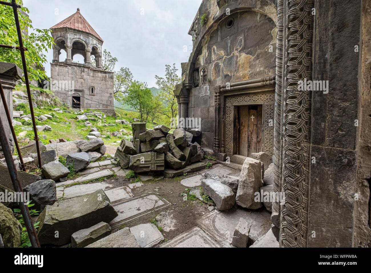 Armenia, regione di Lorri, Tumanyan, XII secolo il monastero Kobayr in fase di rinnovo Foto Stock