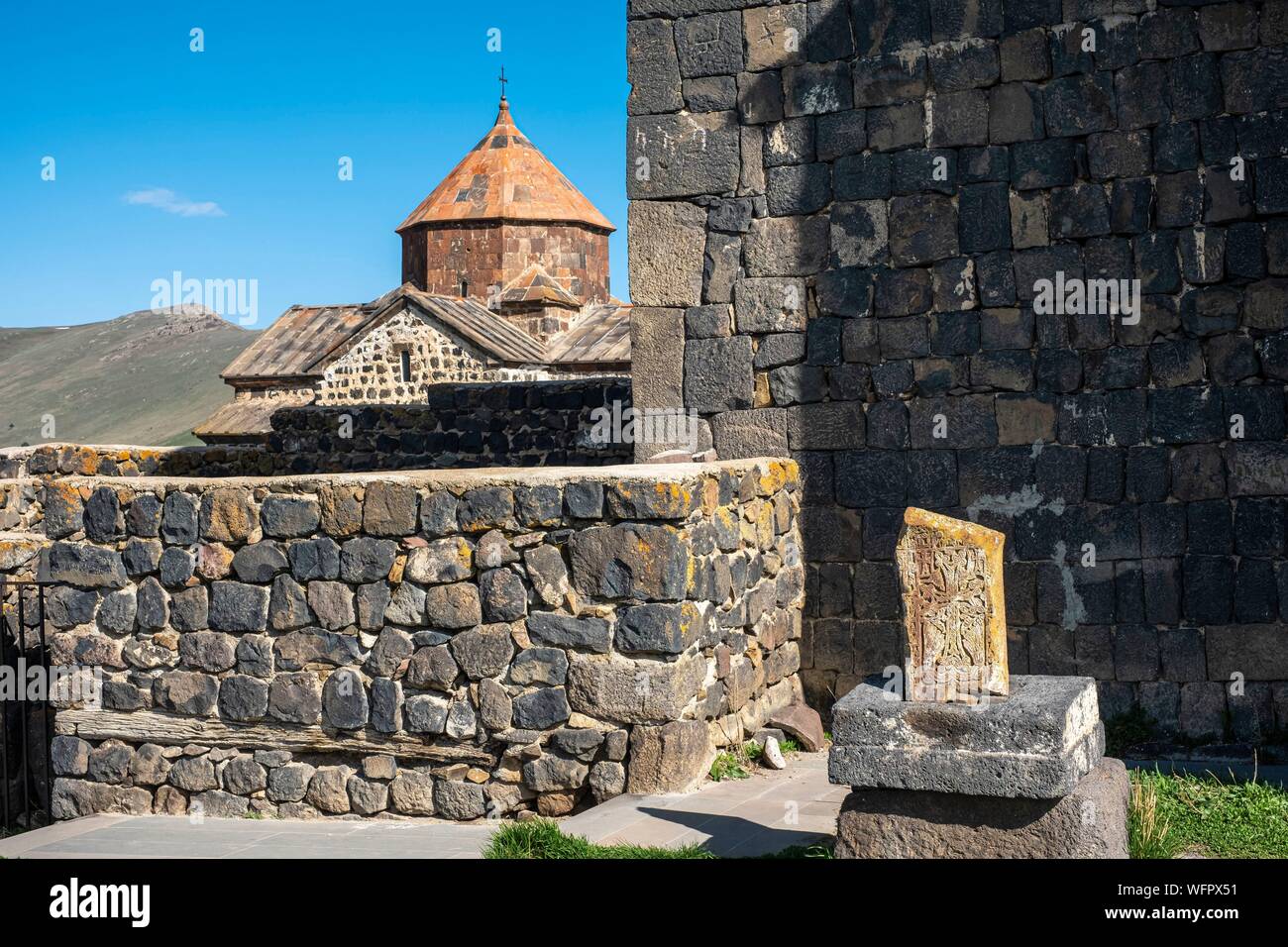 Armenia, regione di Gegharkunik, Sevan, monastero Sevanavank sulle rive del lago Sevan Foto Stock