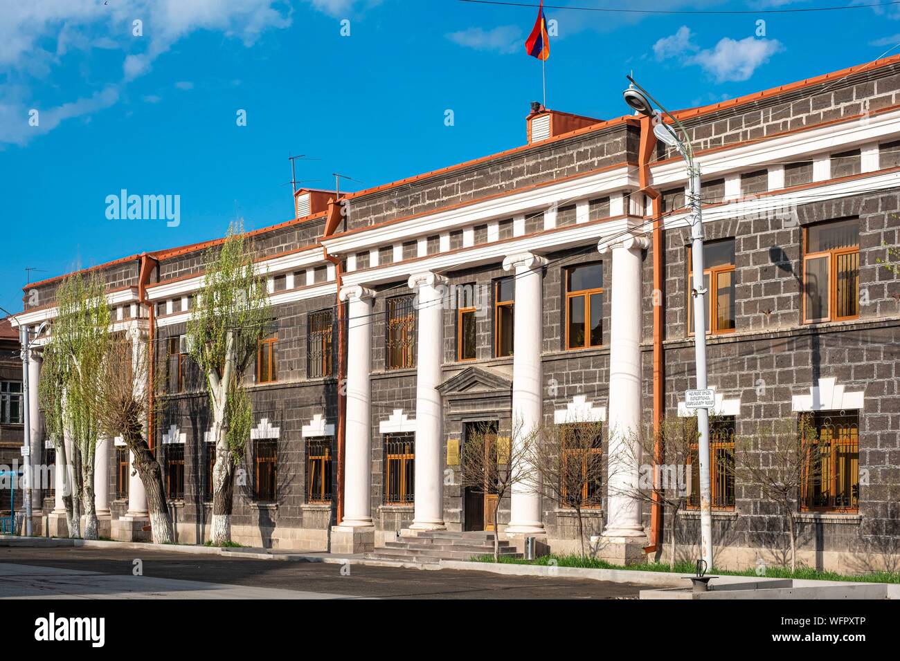 Armenia, regione Shirak, Gyumri, storico quartiere o Kumayri, edificio su Garegin Nzhdeh Avenue Foto Stock