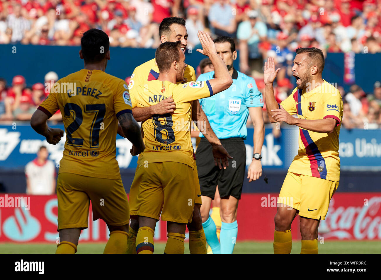 FC Barcelona celebra un obiettivo durante lo spagnolo La Liga Santander, match tra CA Osasuna e FC Barcellona alla Sadar stadium.(punteggio finale: CA Osasuna 2 - 2 FC Barcelona) Foto Stock