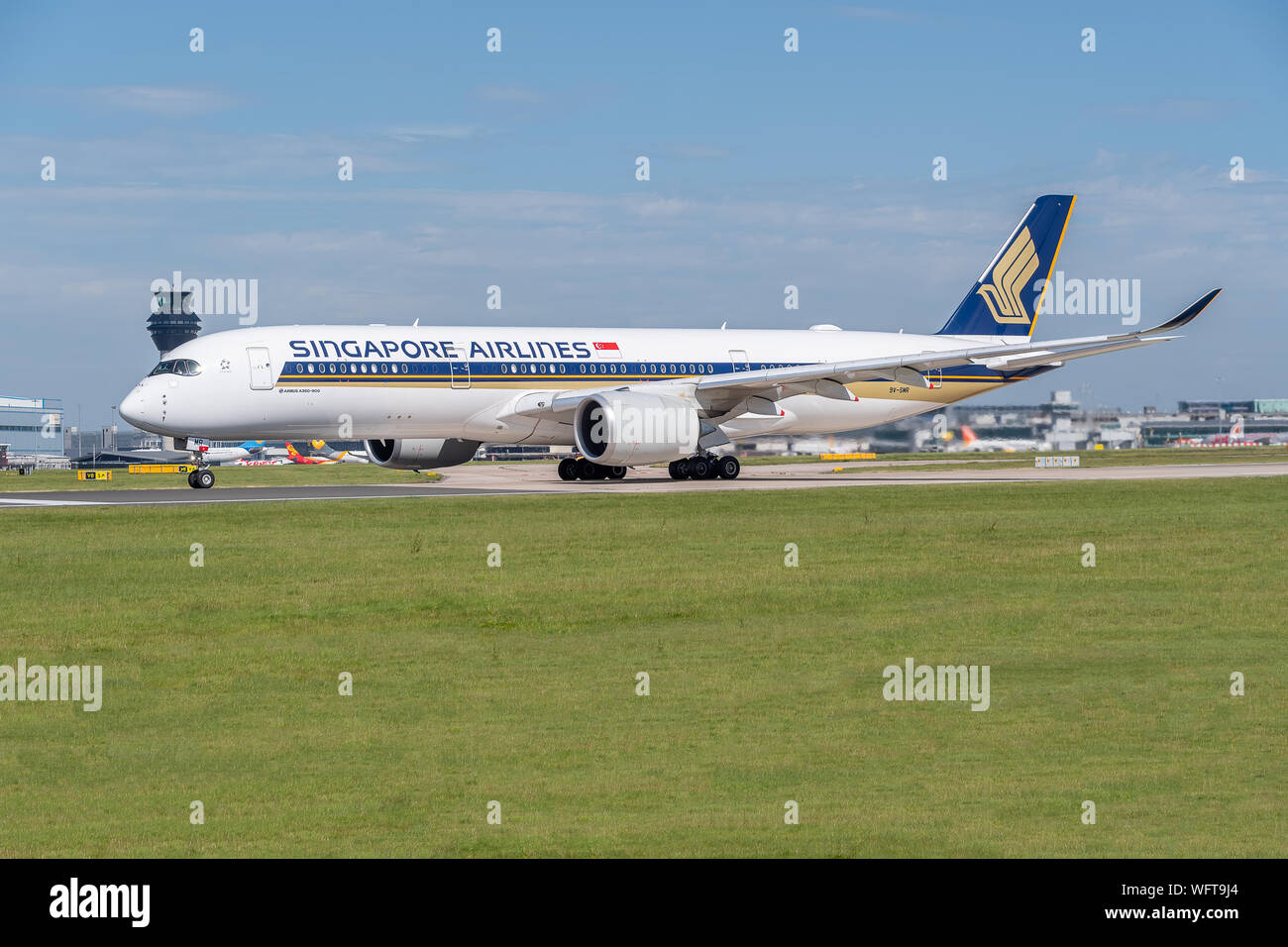 MANCHESTER, Regno Unito - 24 agosto 2019: Singapore Airlines Airbus A350 di rullaggio per il decollo Foto Stock