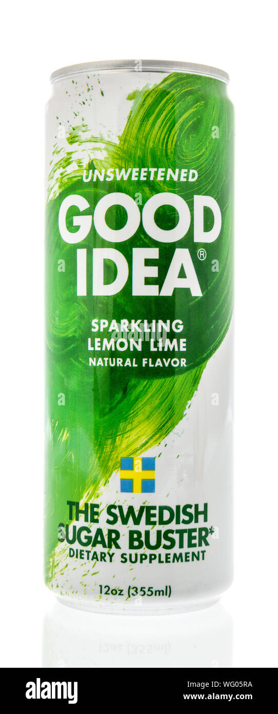 Winneconne, WI - 14 Agosto 2019 : un può di buona idea frizzante amaro limone Il lime zucchero svedese buster bere isolato su un background Foto Stock