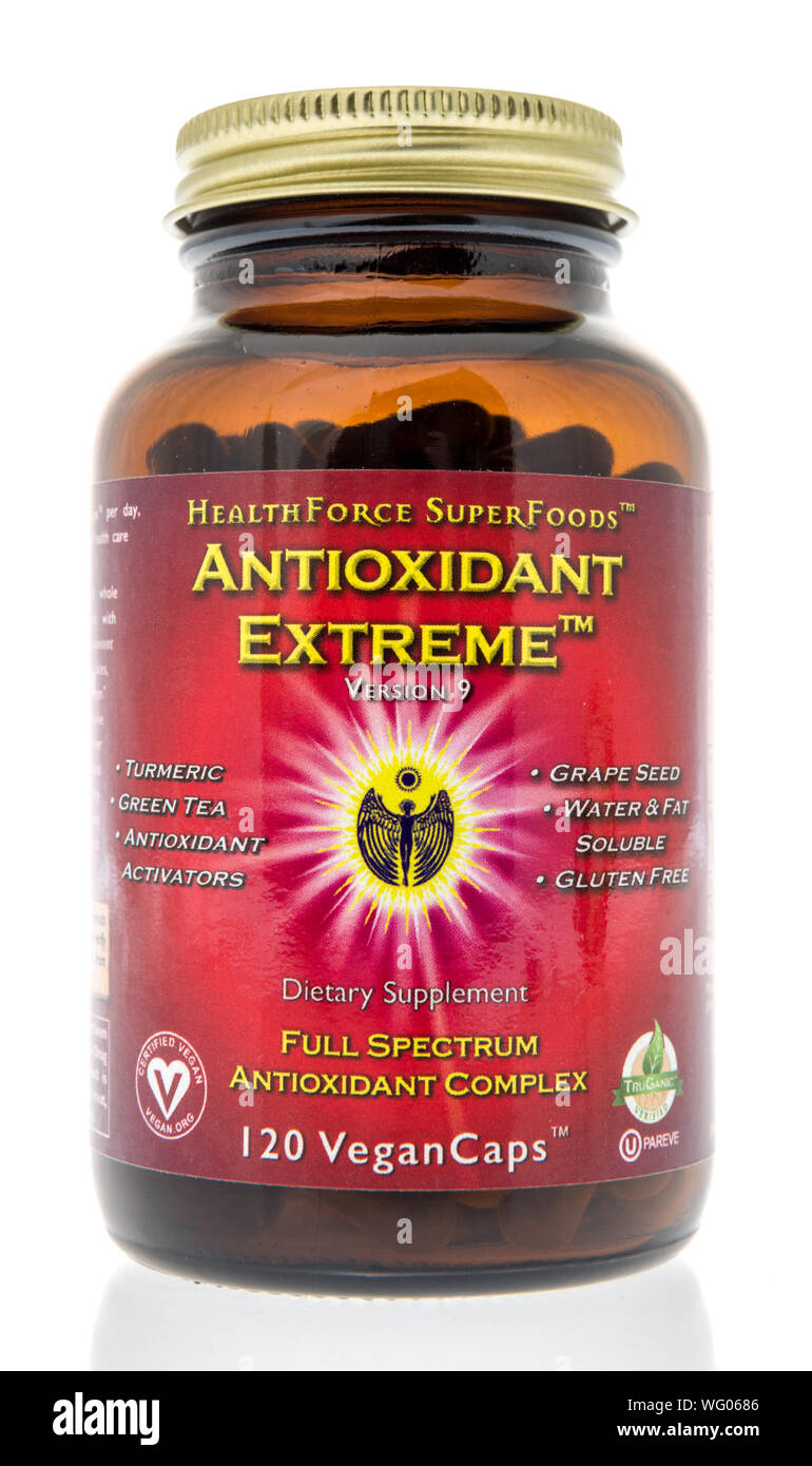 Winneconne, WI - 28 Agosto 2019 : Una bottiglia di salute vigore super foods extreme antiossidante isolato su un background Foto Stock