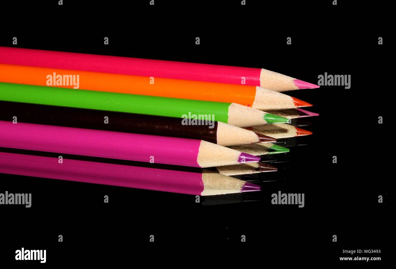 12 Matite Arcobaleno 7-in-1 In Legno Nero, Con 2 Temperini: Set Per Disegno E Colorazione Per Bambini E Adulti - 3