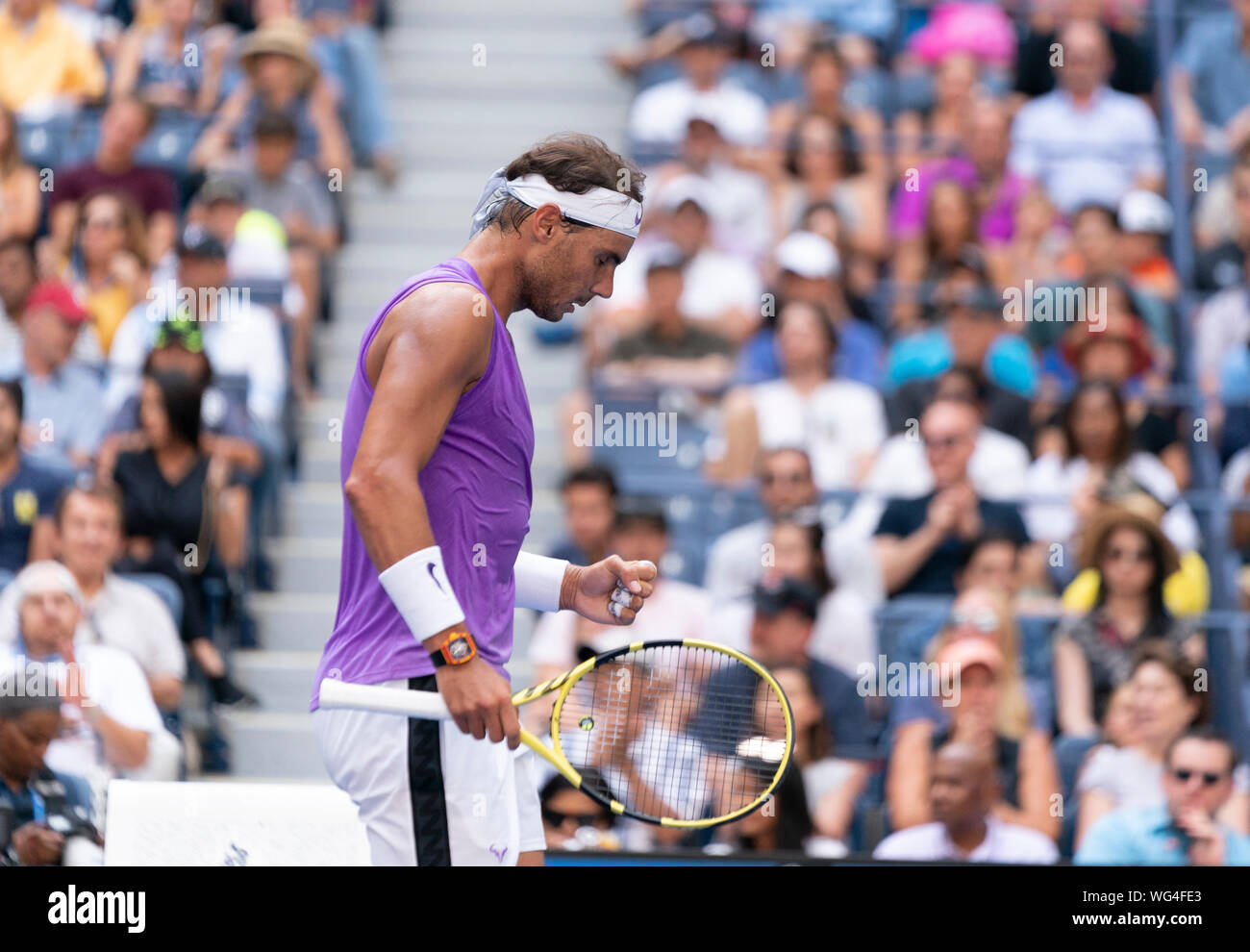 New York, NY - Agosto 31, 2019: Rafael Nadal (Spagna) reagisce durante il round 3 di US Open Championship contro Hyeon Chung (Corea) a Billie Jean King National Tennis Center Foto Stock