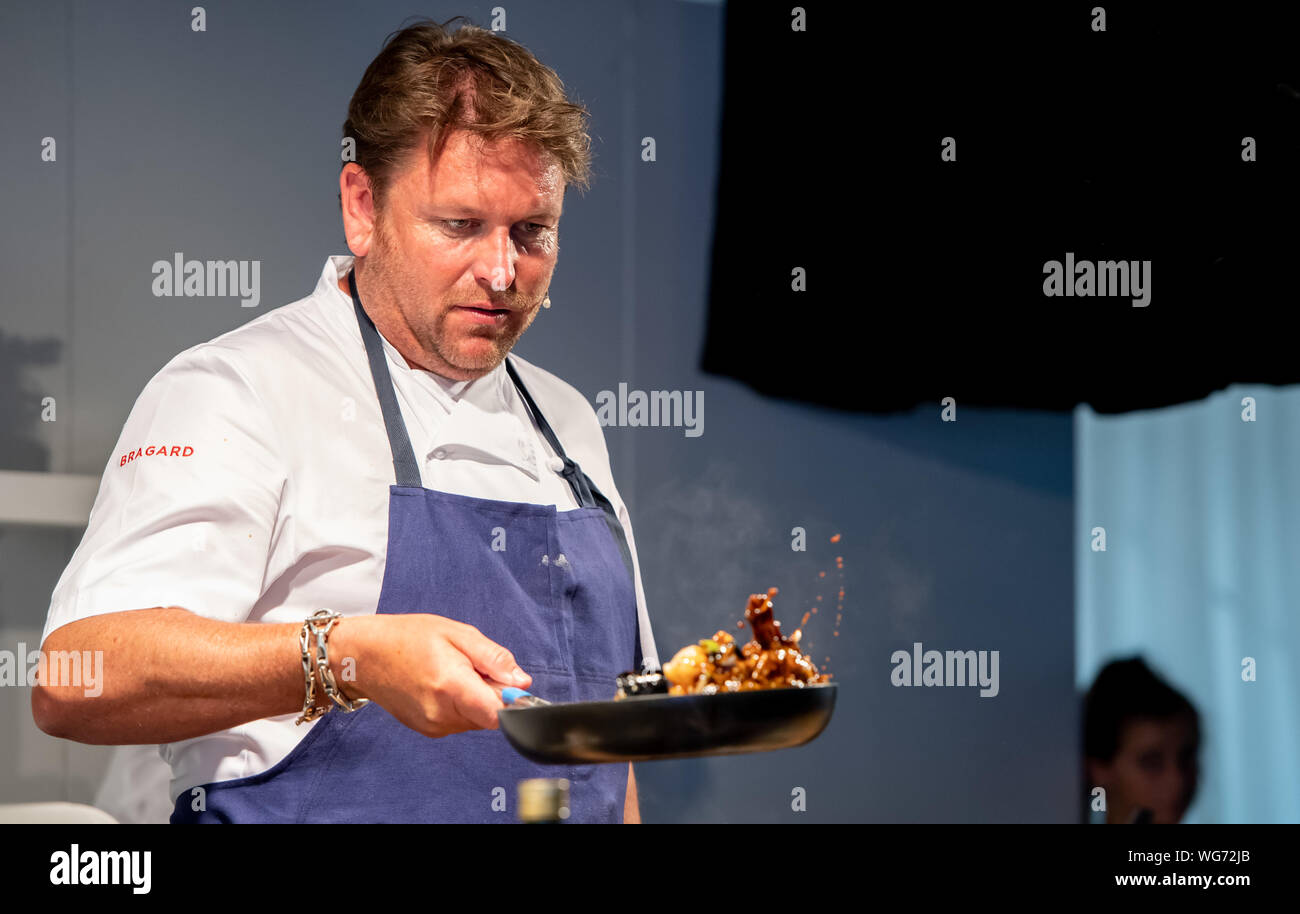 Bolton Alimentari e bevande Festival - Il 26 agosto 2019. Lo Chef James Martin. Foto Stock