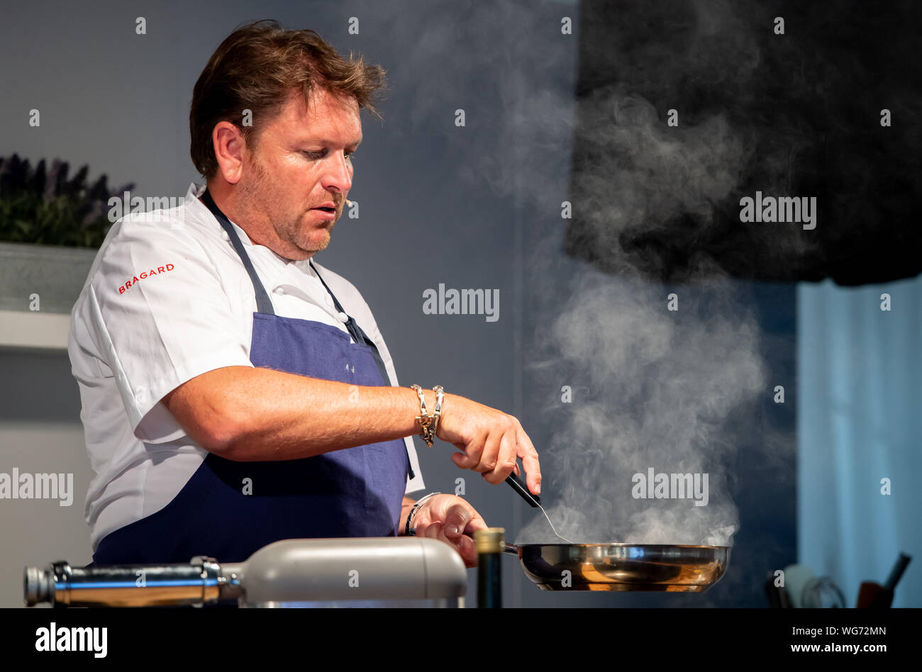 Bolton Alimentari e bevande Festival - Il 26 agosto 2019. PIC mostra lo chef James Martin. Foto Stock
