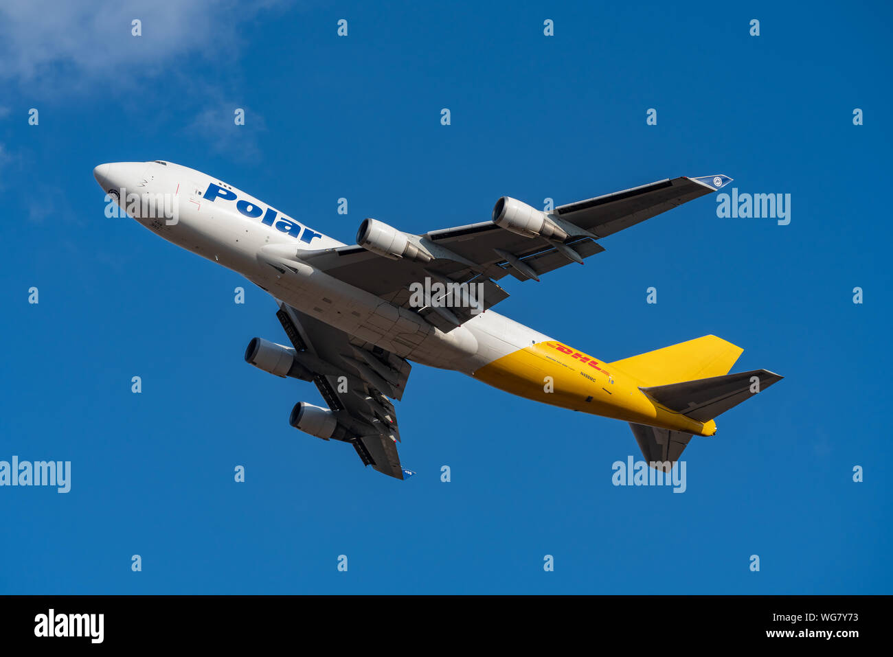 TOKYO, Giappone - GEN. 13, 2019: Polar Air Cargo Boeing 747-400F decollo dall'Aeroporto Internazionale di Narita di Tokyo, Giappone. Foto Stock