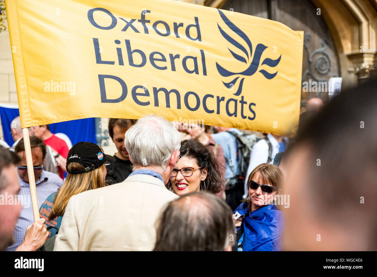 Arrestare il colpo di Stato - Lucia Moran MP, il gruppo del Partito europeo dei liberali democratici partito. Parlando ai manifestanti che protestavano contro la proroguing del parlamento da Boris Jonhson PM. Foto Stock