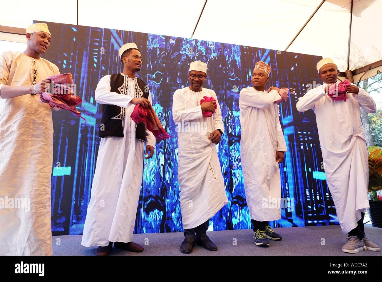 Pechino, Cina. 1 Sep, 2019. Attori eseguire durante il "Comore giorno' evento presso il Beijing International mostra orticola in Pechino, capitale della Cina, Sett. 1, 2019. L'expo che si terrà il suo "Comore giorno' evento di domenica. Credito: Ju Huanzong/Xinhua/Alamy Live News Foto Stock