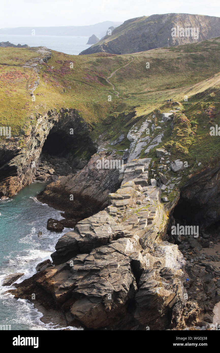 Viste della costa da Tintagel Castle area, sulla costa nord della Cornovaglia Foto Stock