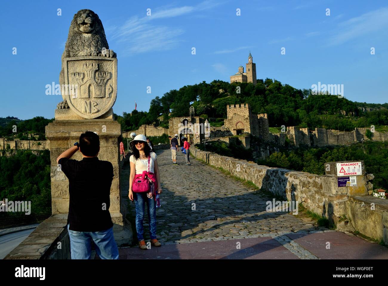 Torre di vigilanza - Tsarevets Fotress a Veliko Tarnovo - Balkan mountais - Bulgaria Foto Stock