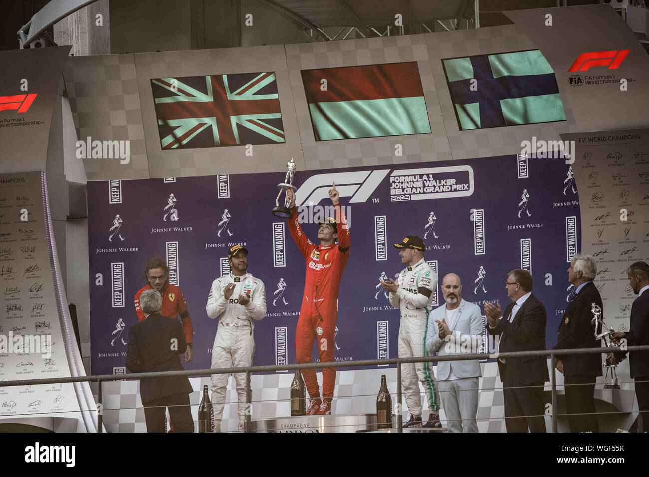 Spa, Belgio. 01 Sep, 2019. Un emotivo Charles Leclerc punti al cielo, dopo il suo primo Gran Premio vittoria nel Gran Premio del Belgio 2019. Amico Leclercs Anthoine Hubert aveva perso la sua vita ina crash il giorno prima di Credito: Sarà Broadhead/Alamy Live News Foto Stock