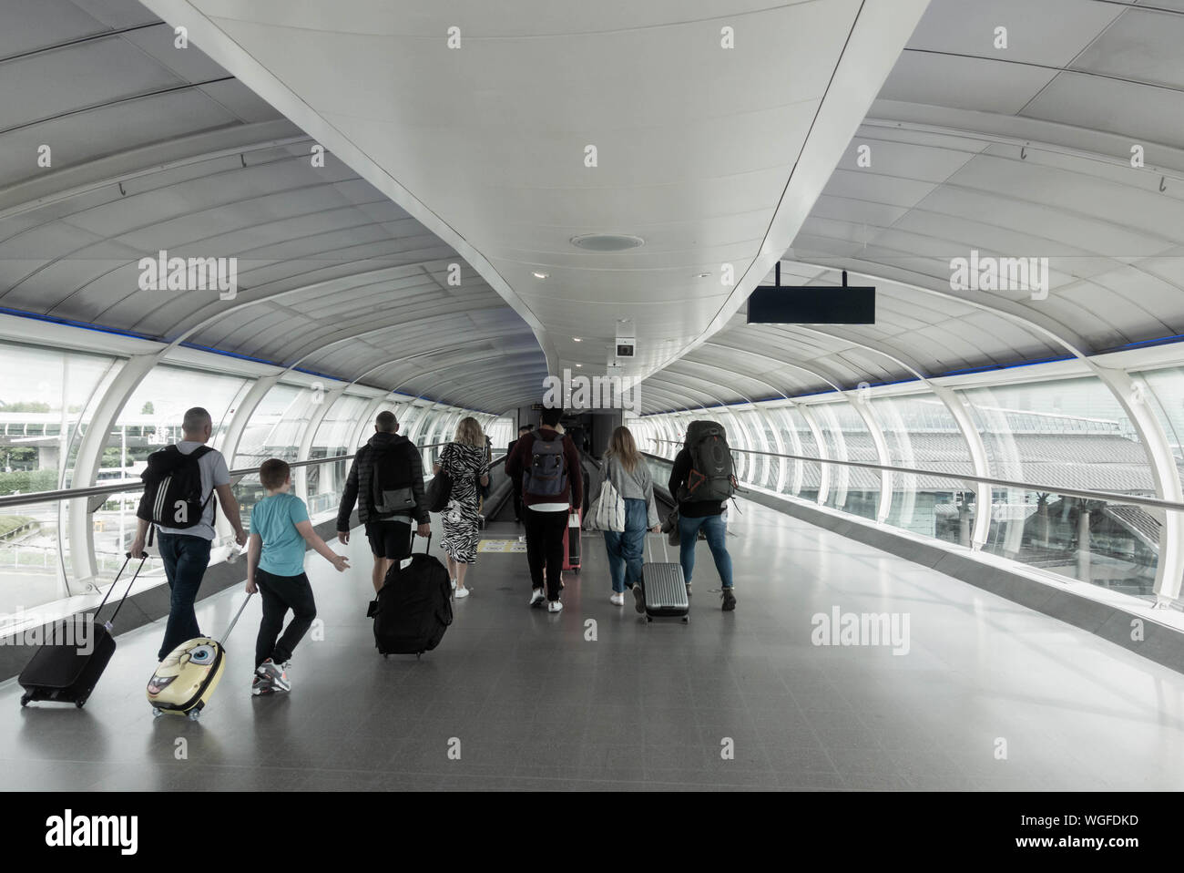 Aeroporto di Manchester skylink passerella che collega i terminali 1 e 2. Regno Unito Foto Stock