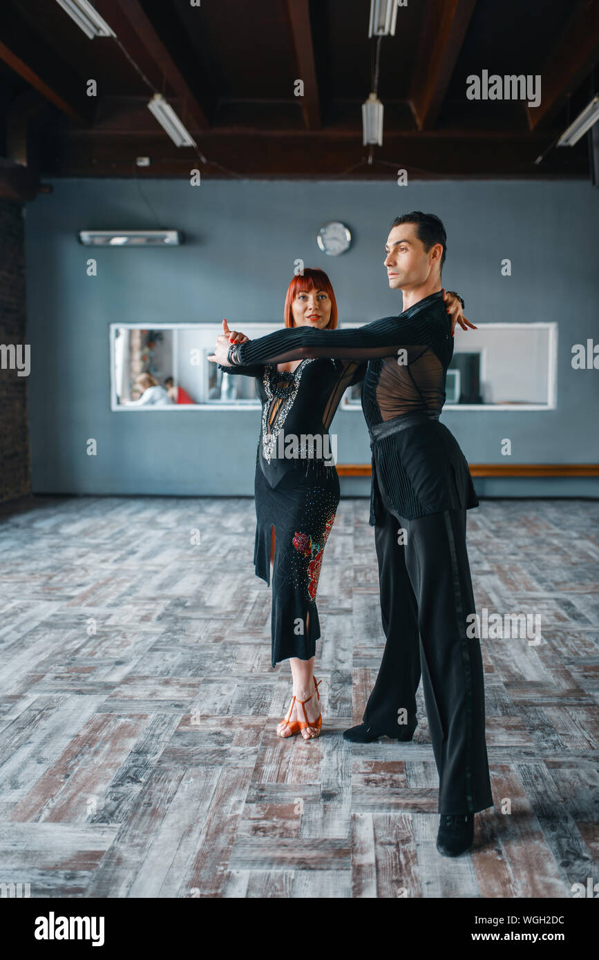 Due eleganza ballerini, ballrom danza di formazione Foto Stock