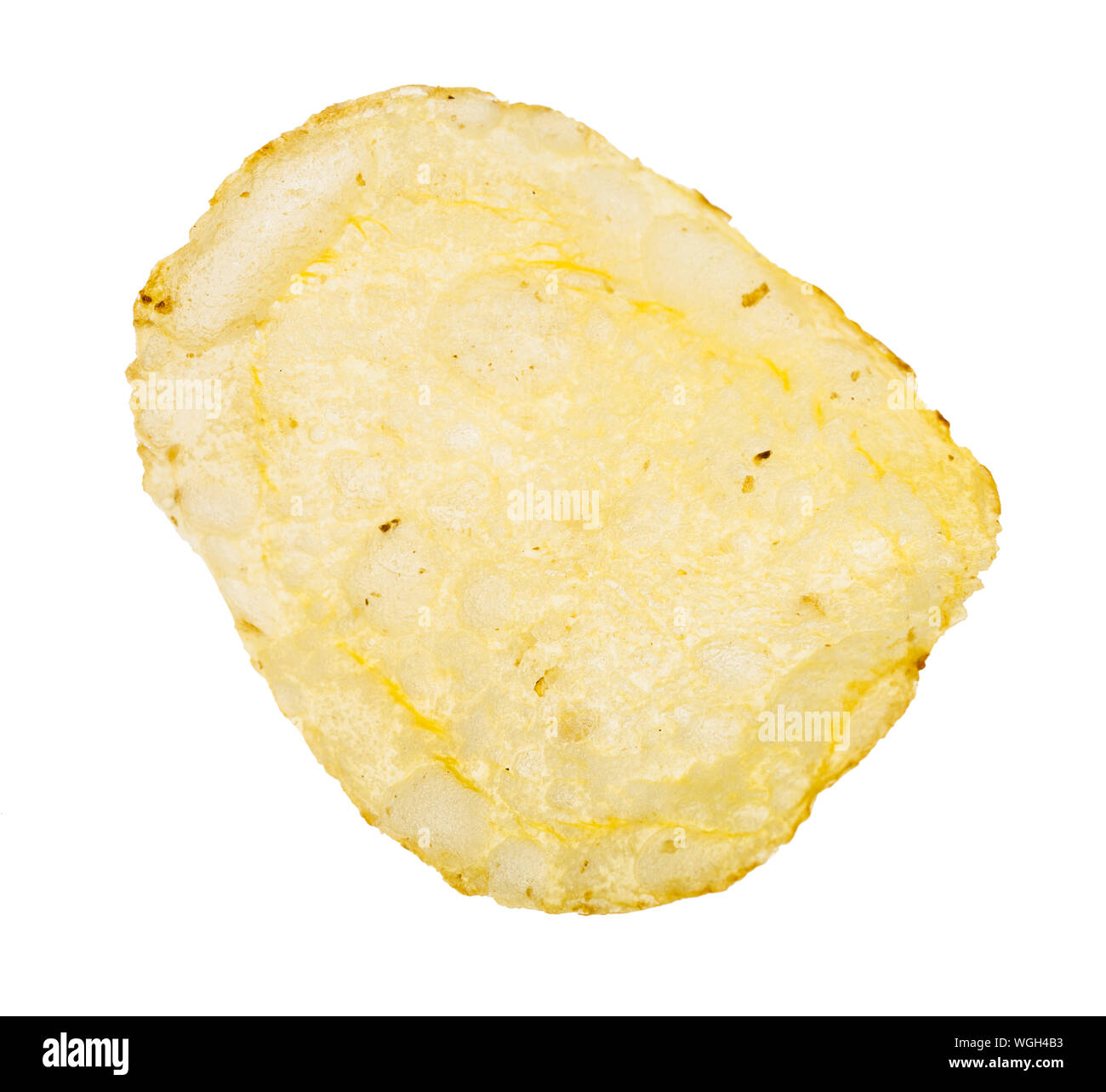 Singolo chip di patate con la buccia isolati su sfondo bianco Foto Stock