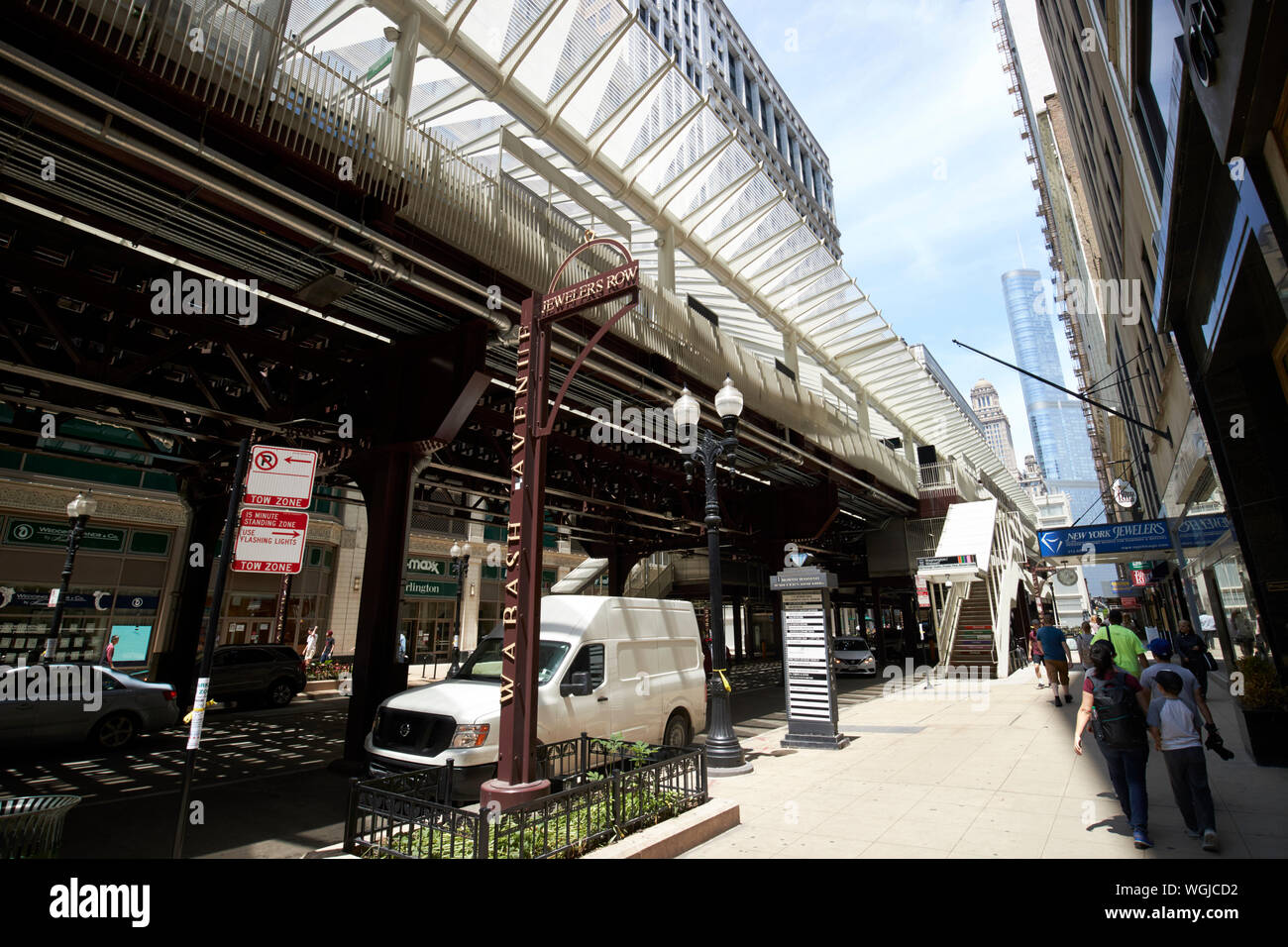 Tettuccio di treno L linea loop a gioiellieri fila north wabash avenue station di chicago, illinois, Stati Uniti d'America Foto Stock