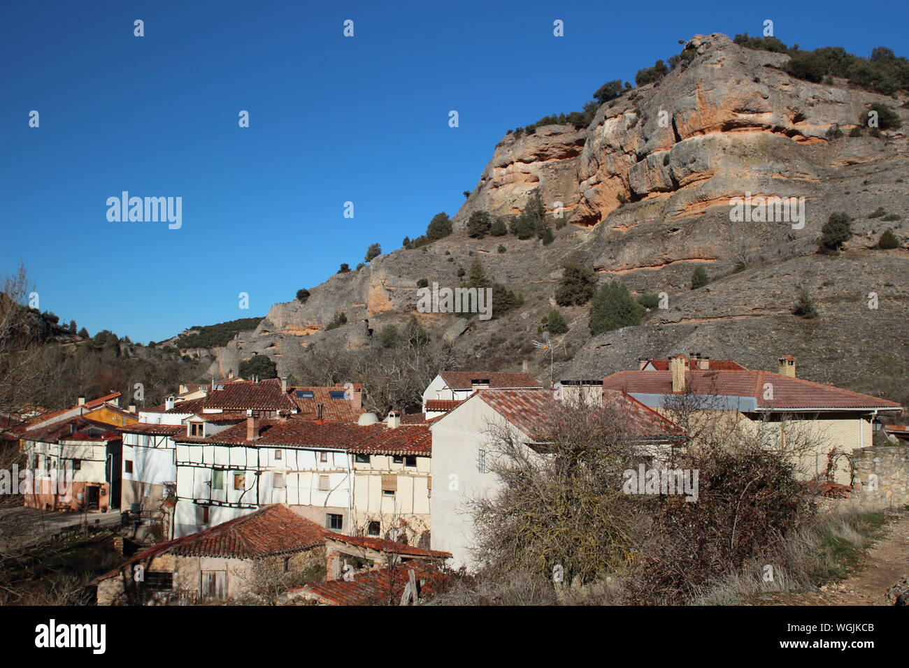 Pueblo de Ura, en Burgos, Castilla y Leon, cerca de Covarrubias Foto Stock