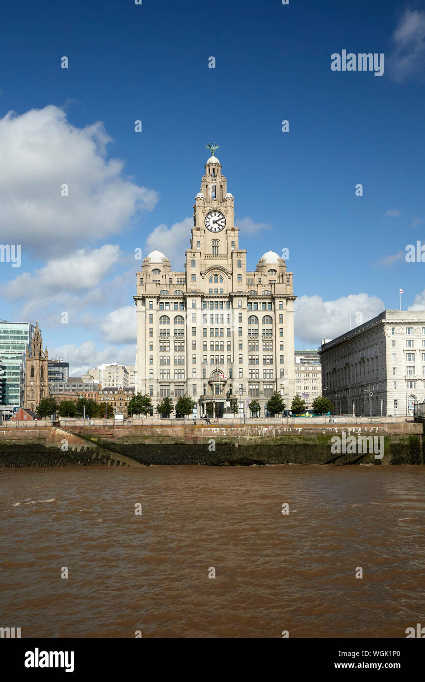 Il Liver Building Pier Head Liverpool Merseyside England Regno Unito Foto Stock